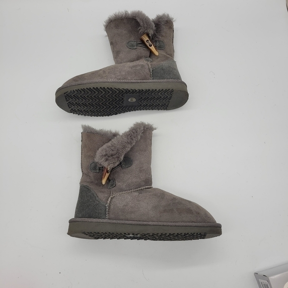 Cozie Steps Shoes Women's 6.5 Genuine Australian Sheepskin Toggle Short Boots - Picture 11 of 15